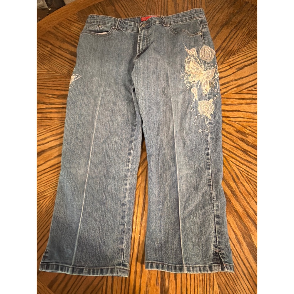 Cosmopolitan Jeanswear Butterfly Lace Embroidered Cropped Jeans Size 14 Medium